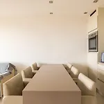 SEAVIEW STUDIO OOSTENDE Type Rotterdam 6p - comfortabele flat met aparte slaaphoek direct aan het strand, op de verkeersvrije zeedijk